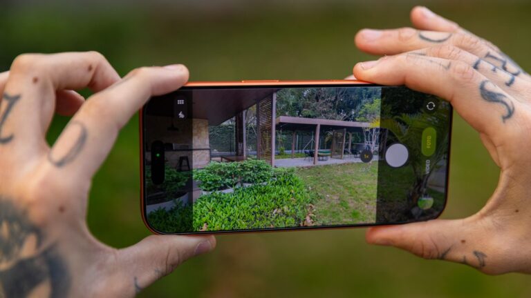 Apple quer que iPhone 20 tenha melhor câmera do mundo com nova tecnologia