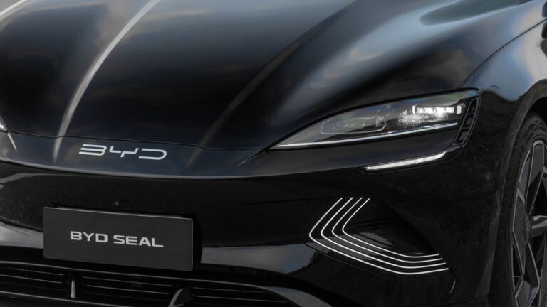 BYD derruba preços e esportivo elétrico sai a preço de Civic