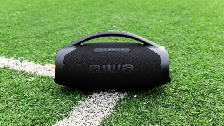 Caixa de som Boombox Plus da Aiwa com 200 W bate preço menor que rival da JBL