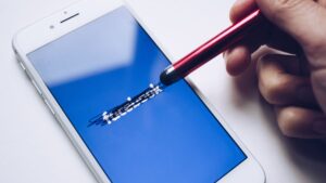 Como bloquear uma pessoa no Facebook