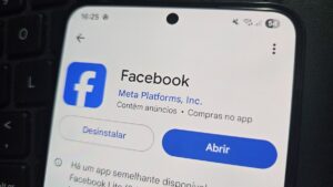 Como denunciar páginas no Facebook