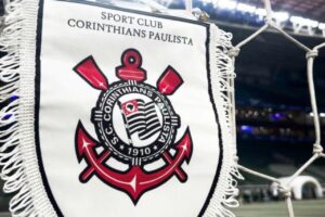 Justiça do Trabalho condena Corinthians a pagar R$ 50 mil e pensão a atleta lesionado em campo