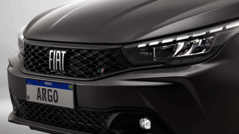 Fiat joga preços do Argo no chão e hatch sai por valor de carro popular