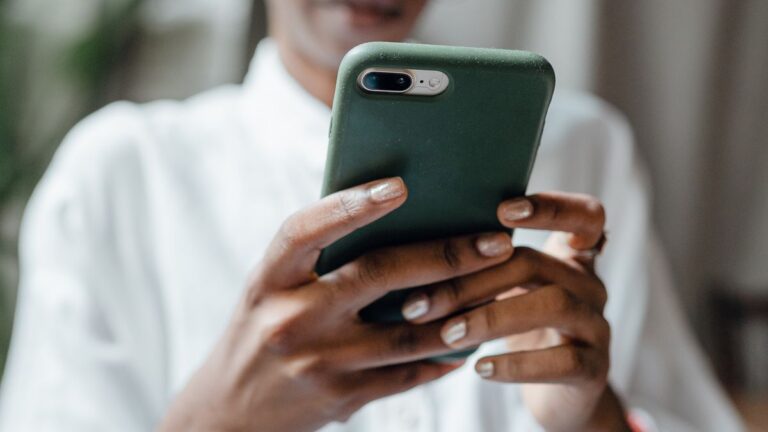 Internet móvel ficou mais cara no Brasil; veja valores