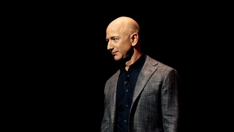 Jeff Bezos prevê que milhões de pessoas viverão no espaço em "algumas décadas"