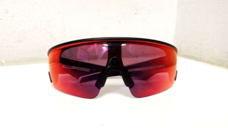 Mark Zuckerberg ganha autorização para lançar óculos estilosos no Brasil