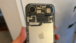 Mod do iPhone Air impressiona com visual que lembra "Apple dos anos 2000"