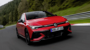 Novo Golf GTI chega com visual clássico, muito desempenho e preço alto