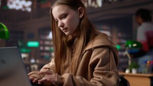 Os estudantes americanos que dizem ter um “relacionamento romântico” com IAs