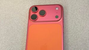 Problemas sem fim: iPhone 17 Pro laranja está desbotando