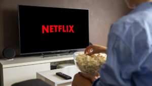 Qual é a melhor TV para assistir Netflix, Prime Vídeo e Disney+?