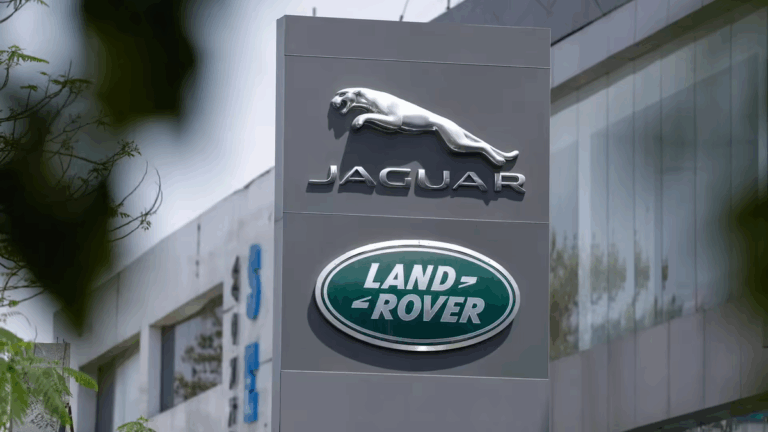 Reino Unido empresa R$ 10,7 bi para salvar Jaguar Land Rover de ciberataque