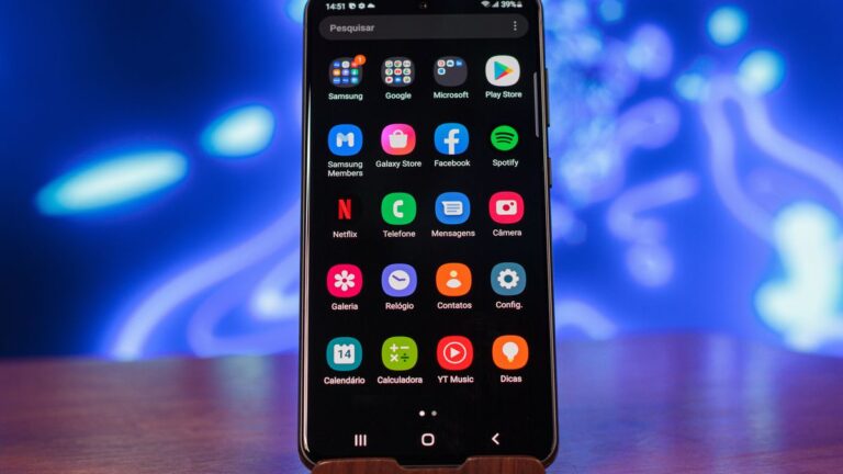 Samsung libera One UI 8 ao Galaxy S21 FE e mais celulares no Brasil