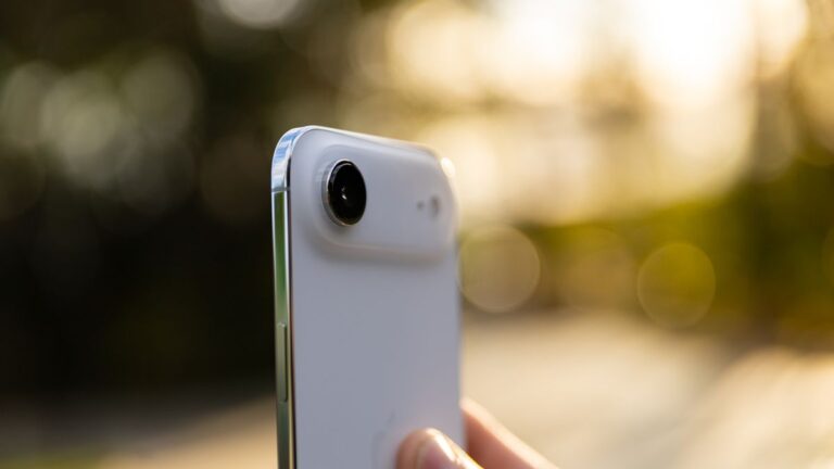 Shopee faz queima de iPhone Air um mês após lançamento; desconto de R$ 4,4 mil