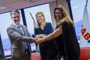 OAB-RJ firma parceria com Jusbrasil e Projuris para promover transformação digital da advocacia fluminense