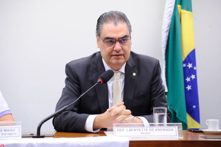 Projeto de lei que moderniza prazos no processo penal e reforça prerrogativas da advocacia é aprovado na CCJ da Câmara; OAB celebra avanço do PL