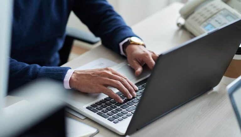 CCJ aprova contagem de prazos criminais em dias úteis; regra não vale para réus presos