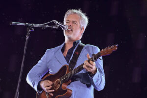 STJ reconhece prescrição da pretensão punitiva e arquiva processo contra cantor Victor Chaves por agressão à ex-mulher