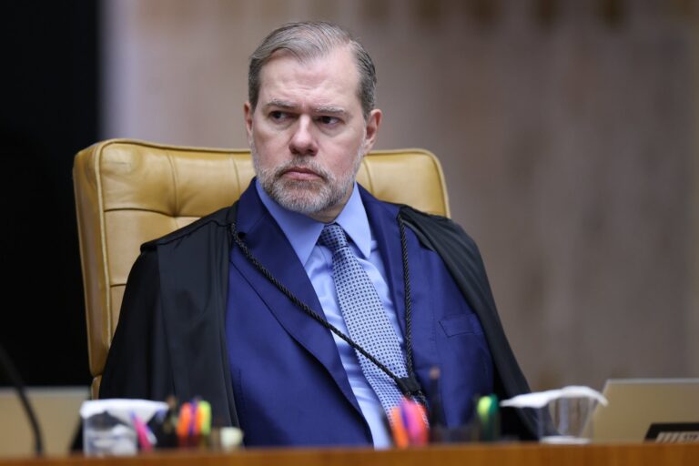 “Sem competência jurídica nem estrutura”: Toffoli muda posição e vota contra garantia de execução extrajudicial realizada por Detrans