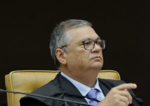 ''Facções ultracapitalizadas'': Dino afirma que caos do RJ está relacionado a infiltração do tráfico ao mercado financeiro formal
