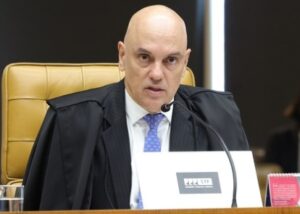 “Clara manobra procrastinatória”: Moraes destitui advogados de Filipe Martins e Marcelo Câmara