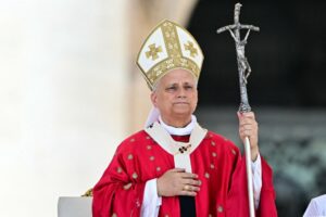 Justiça autoriza registro de bebê com nome que homenageia Papa Leão XIV