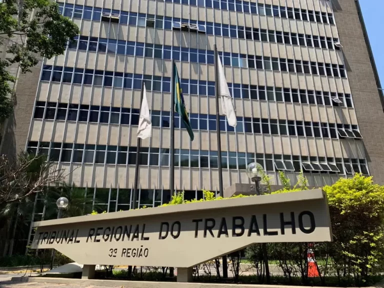 Justiça condena ex-gerente a indenizar empresa em R$ 50 mil por assédio moral e sexual no ambiente de trabalho