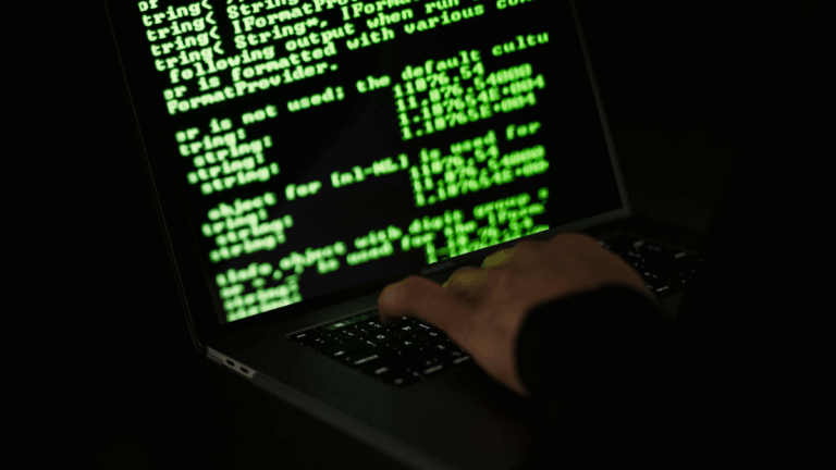 300 milhões de registros pessoais já vazaram na dark web em 2025