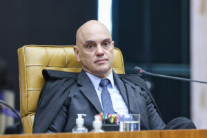Pedido de destaque de Moraes leva ao plenário físico do STF debate sobre desconstituição de decisões dos Juizados Especiais