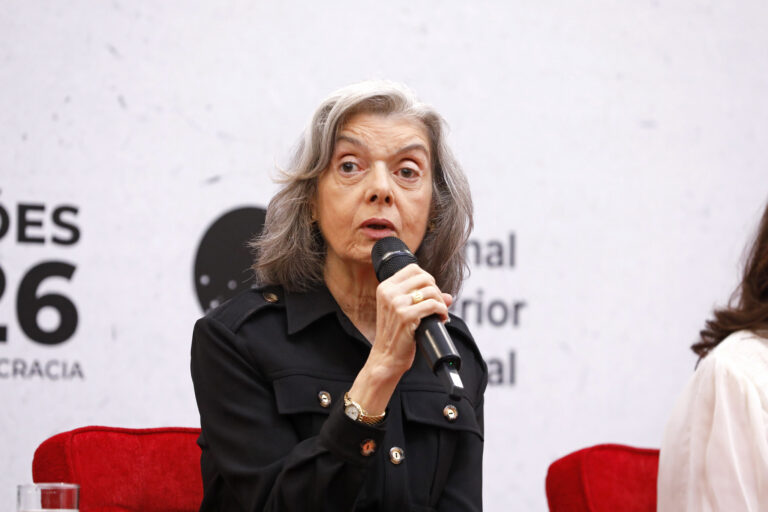 “O poder é do povo, a mulher é o povo": Cármen Lúcia ressalta gravidade da violência contra mulheres negras