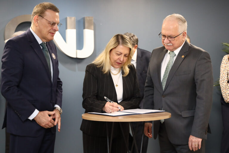 CNJ e Consepre firmam acordo para ampliar uso de medida protetiva eletrônica no país