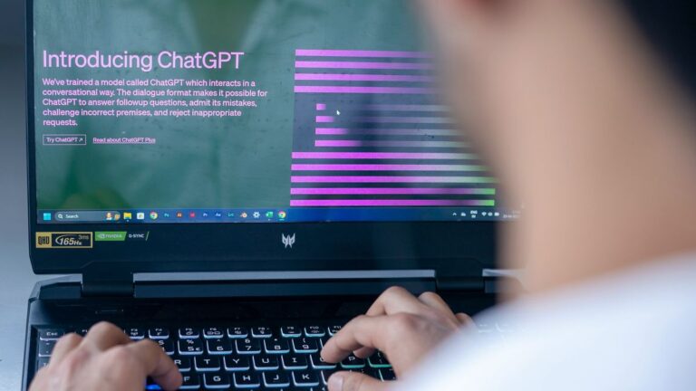 ChatGPT Go ou Plus? Entenda qual é o melhor plano de IA para você