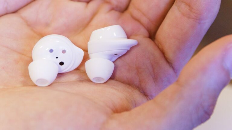 Fone de ouvido Galaxy Buds Core atinge o menor preço histórico na Amazon