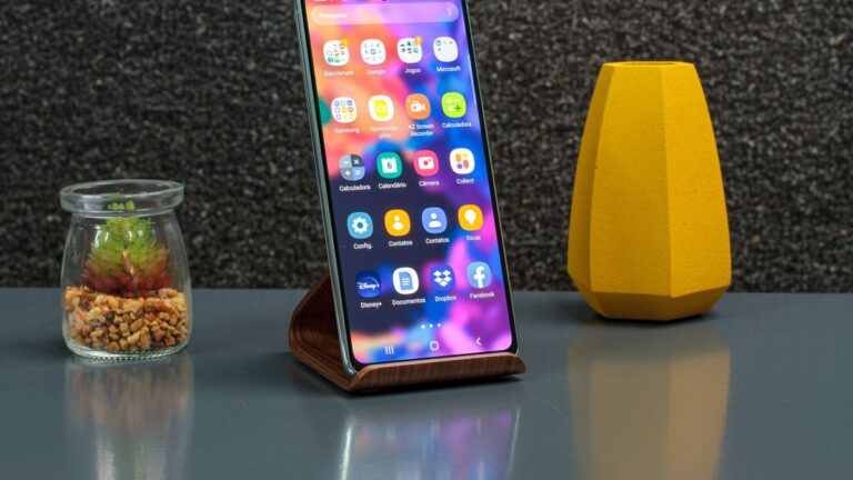 Galaxy S20 FE e outros celulares não serão mais atualizados; entenda