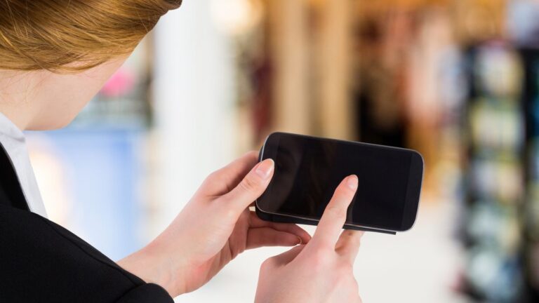 Golpes na venda de celular usado caem no Brasil, mas SP segue líder em fraudes