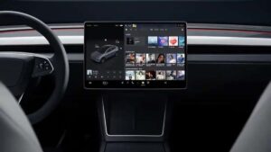 Tesla pode ceder a apelo popular e adotar CarPlay em seus carros