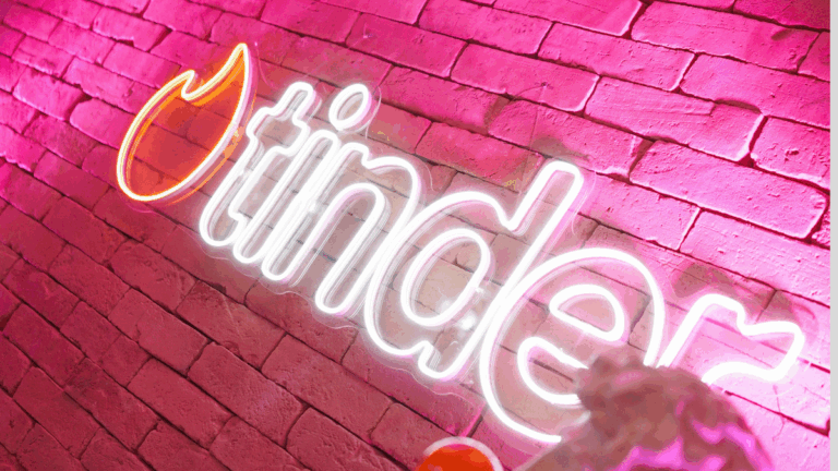 Tinder vai exigir verificação facial para novos cadastros; entenda