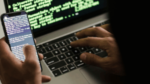 Vírus "finge ser humano" para enganar seu banco; conheça o Herodotus