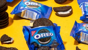 Você vai ver na TV anúncios da Mondelez, fabricante de Oreo, usando IA em 2026