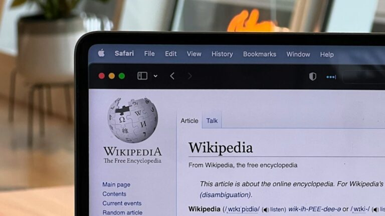 Wikipedia quer que empresas paguem ao utilizar seus dados para treinar IAs