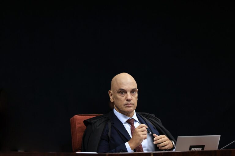 Moraes nega prisão domiciliar "humanitária" a Bolsonaro; visitas foram canceladas