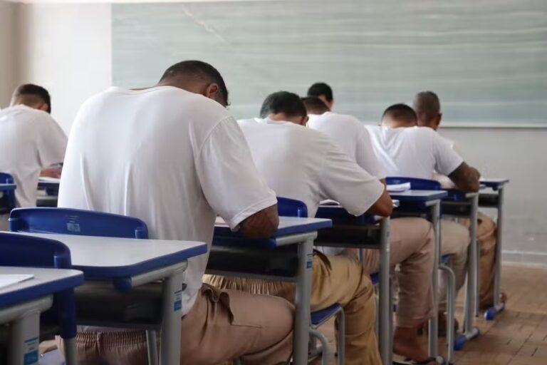 Julgamento no STJ sobre remição de pena por aprovação no Enem é adiado novamente após vista do ministro Reynaldo Soares