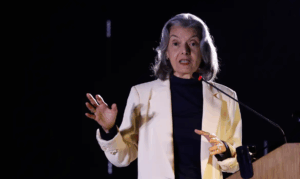 “Ditadura é uma erva daninha que precisa ser cortada para democracia florescer”, afirma Carmén Lúcia