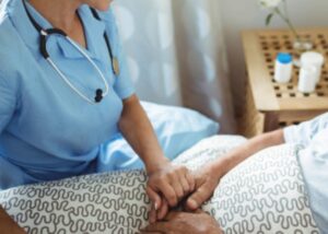 Justiça aplica multa de R$ 625 mil a SulAmérica por falhas no atendimento domiciliar de paciente com doença rara e degenerativa