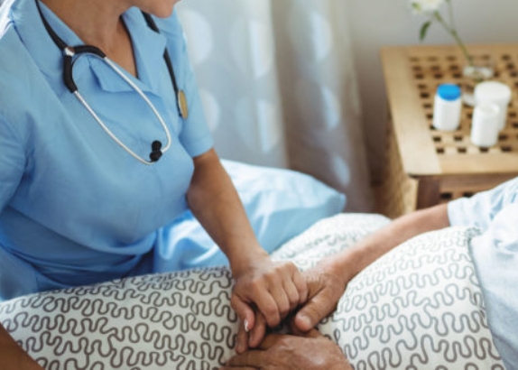 Justiça aplica multa de R$ 625 mil a SulAmérica por falhas no atendimento domiciliar de paciente com doença rara e degenerativa