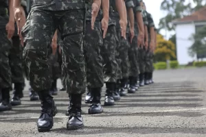STJ aprova teses de identidade de gênero nas Forças Armadas e decide que militar não pode ser desligado por ser transgênero