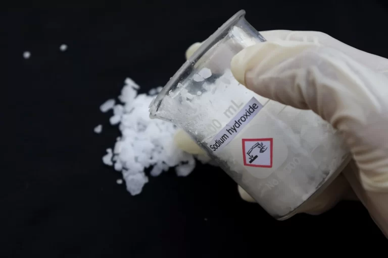 TRT-4 confirma justa causa de supervisor por omitir acidente com soda cáustica e induzir subordinado a mentir