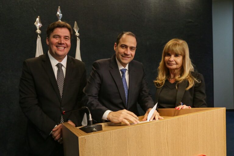 OAB firma convênio com IAB e amplia integração acadêmica da advocacia através da ESA Nacional