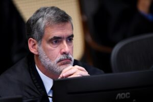 STJ anula condenação com base em entendimento de que vítima deve descrever suspeito antes do reconhecimento