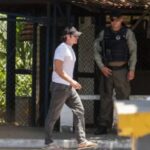 Daniel Vorcaro sai da cadeia usando tornozeleira eletrônica e deve cumprir medidas cautelares